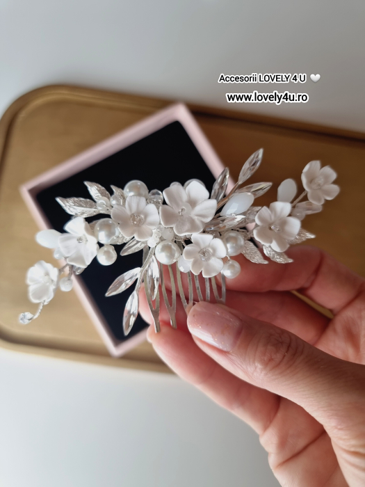 Diadema cu flori, PIEPTAN MIREASA, DIADEMA MIREASA, ACCESORIU PAR MIREASA, ACCESORII DE PAR MIRESE, ACCESORII NUNTA, ACCESORII CU PERLE, DIADEMA CU PERLE, PIEPTAN VOAL MIREASA, BIJUTERII PAR MIREASA, [13]