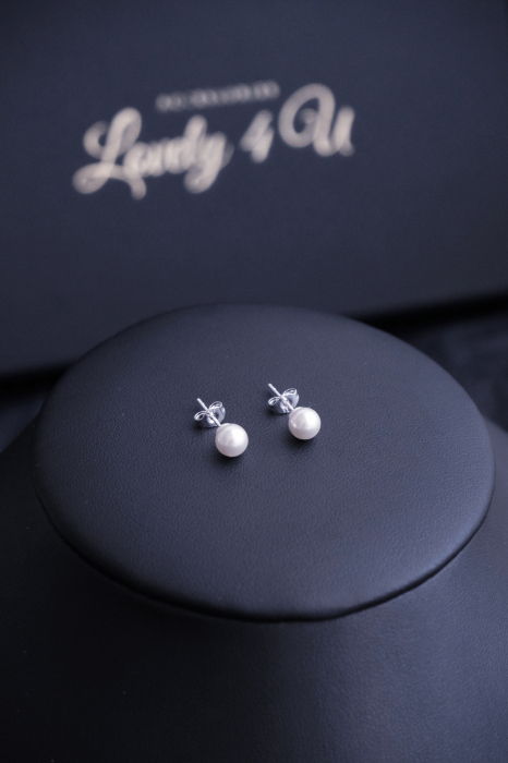 CERCEI SWAROVSKI, SWAROVKI, CERCEI MICI MIREASA, CERCEI CU PERLE SWAROVSKI, CERCEI CU PERLE, CERCEI MICI CU PERLE, BIJUTERII MIREASA, CERCEI 2024, CERCEI ELEGANTI, CERCEI CU PELE ALBE, BIJUTERII 2024 [11]