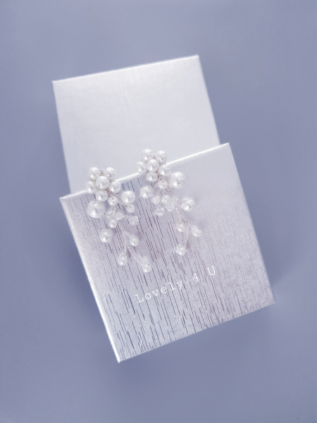 CERCEI MIREASA, CERCEI PERLE ALBE, CERCEI ARGINT, CERCEI NUNTA, ACCESORII LOVELY4U, ACCESORII MIREASA, ACCESORII NUNTA, BIJUTERII MIREASA, BIJUTERII 2024, CERCEI PERLE, ACCESORII PERLE ALBE, PERLE ALB, CERCEI IRINA WHITE, CERCEI LUNGI MIREASA CU PERLE [6]