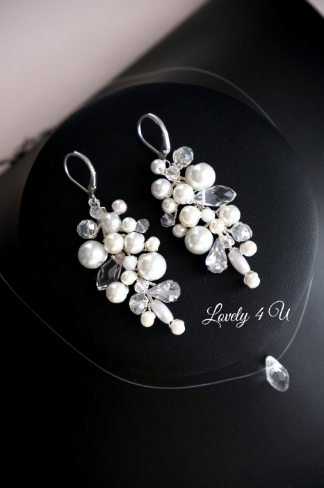Cercei mireasa cu perle, cercei mireasă handmade, cercei cu perle ivory, cercei cununie civilă, cercei argint 925 mireasă, cercei bridal România, cercei mireasă eleganți, bijuterii mireasă Lovely 4 U, cercei lungi cu cristale și perle, cercei personalizabili mireasă, accesorii nuntă handmade. Cercei lungi mireasa, Accesorii mireasă, Bijuterii mireasa, Accesorii nuntă, Bijuterii mireasa cu perle, Accesorii mirese, cercei eleganți, cercei handmade, cercei argint mireasă, cercei realizați in Romania, bijuterii 2023 [4]