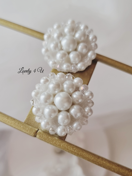 cercei mireasă perle, cercei eveniment handmade, cercei cununie civilă, cercei eleganți albi, bijuterii mireasă perle, cercei rotunzi perle, cercei discreți mireasă, accesorii nuntă handmade, cercei perle albe, cercei simpli mireasă, cercei pentru rochie albă, cercei eleganți cununie, cercei mirese romantice, cercei handmade nuntă, [4]