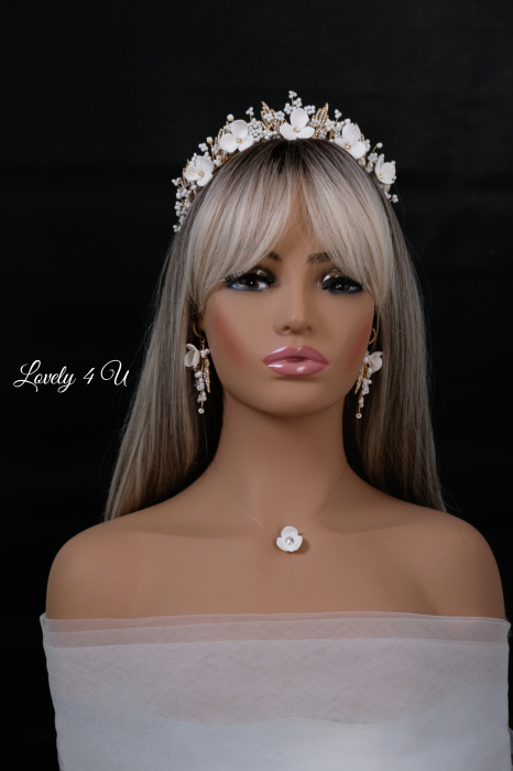 Coronita cu flori mireasa, Tiara mireasa cu flori, bijuterii mireasa, bijuterii par, bridal hairstyles, coafuri mirese, coronita mireasa, coronita printesa, de pus in par, decoratiuni par mireasa, diademe mireasa, tiara mireasa [16]