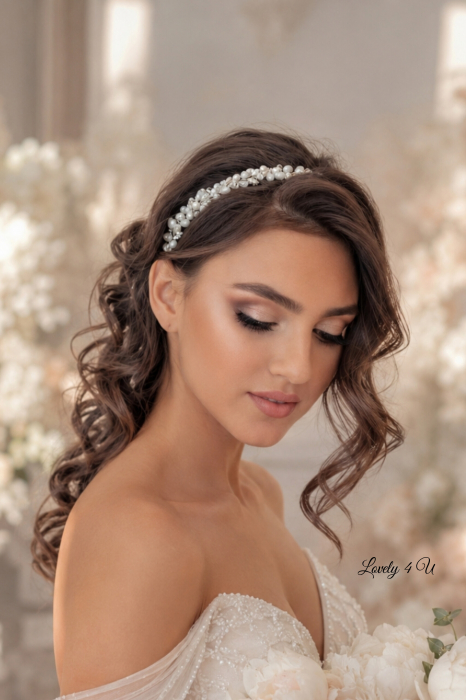 Coronita mireasa cu perle, Coronita Lovely 4 u, BENTITA MIREASA, Coronița ALICE – Accesoriu Handmade Elegant pentru Mirese | LOVELY 4 U ,  Coronița ALICE – Rafinament și Strălucire pentru Ziua Nunții | Lovely 4 U,  Diademă Mireasă ALICE – Coroniță Handmade cu Perle și Cristale,  Coronița ALICE – Accesoriu Mireasă Placat cu Argint 925 | Lovely 4 U,  Coronița de Mireasă ALICE – Eleganță și Stil pentru Evenimente Speciale,  Accesoriu Handmade ALICE – Coroniță de Lux pentru Coafuri Mireasă,  Coronița ALICE – Strălucire și Autenticitate pentru Nunta Ta | Lovely 4 U,DIADEMA FLEXIBILA MIREASA, ACCESORII PAR MIREASA, BENTITA  CU PERLE MIREASA, ACCESORII DE PAR MIREASA, CORONITA MIREASA, CORONITA FLEXIBILA MIREASA, BENTITE MIRESE, ACCESORII NUNTA [16]
