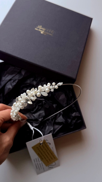 CORONITA ASIMETRICA MIREASA CU PERLE, CORONITA MICA MIREASA, CORDELUTA MIREASA CU PERLE, BENTITA MIREASA, DIADEMA FLEXIBILA MIREASA, ACCESORII PAR MIREASA, BENTITA  CU PERLE MIREASA, ACCESORII DE PAR MIREASA, CORONITA MIREASA, CORONITA FLEXIBILA MIREASA, BENTITE MIRESE, ACCESORII NUNTA,Coronita mireasa cu perle, Coronita Lovely 4 u, Coronita asimetrica, coronita asimetrica cu perle, BENTITA MIREASA, DIADEMA FLEXIBILA MIREASA, ACCESORII PAR MIREASA, BENTITA  CU PERLE MIREASA, ACCESORII DE PAR MIREASA, CORONITA MIREASA, CORONITA FLEXIBILA MIREASA, BENTITE MIRESE, ACCESORII NUNTA [10]