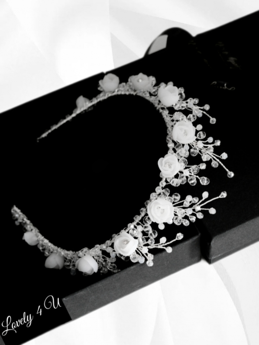 CORONITA MIREASA, ACCESORII LOVELY 4 U, CORONITA CU CRISTALE, DIADEMA MIREASA, ACCESORII DE PAR MIREASA, TIARA BIJUTERII MIREASA, AGRAFA MIREASA,TIARA MIREASA, ACCESORII COC MIREASA, COAFURA MIREASA,Coronita floarea soarelui, Accesorii Lovely 4 U,  coronita cu trandafiri, Diadema mireasa, CORONITA MIREASA, ACCESORII DE PAR MIREASĂ, BIJUTERII trandafiri, TIARA MIREASĂ, AGRAFA trandafiri,TIARA, accesoriu auriu mireasa, accesoriu pentru par, coronita argintie, coronita mireasa, diadema mireasa, tiara cu frunze aurii, TIARA MIREASA, tiara nunta, accesorii LOVELY 4 U, Coronita de lux, mireasa 2024, coronita cu perle mireasa, coroana mireasa, coronita inalta mireasa, coronita premium, coronite de par pentru mirese [21]