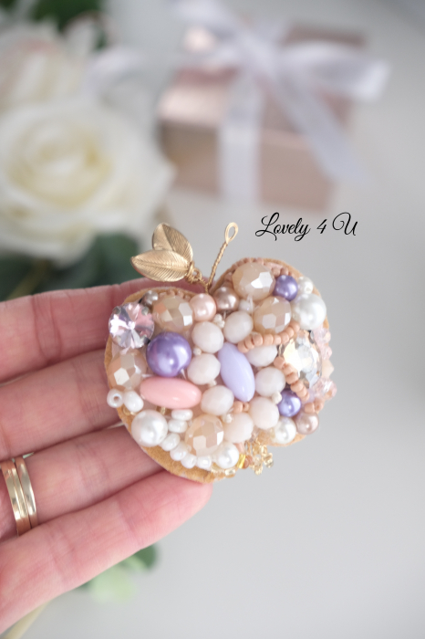BROSA ROZ, BROSA MAR, PERLE ROSII, BIJUTERII PERLE ROZ, BROSE ELEGANTE, BIJUTERII MAR ROZ, ACCESORII MAR ROZ, BROSA HANDMADE, BROSE MARI MAR, BROSE DE LUX, 1 MARTIE, 8 MARTIE, BROSE MARI, BOSE, MAR ROZ, [9]