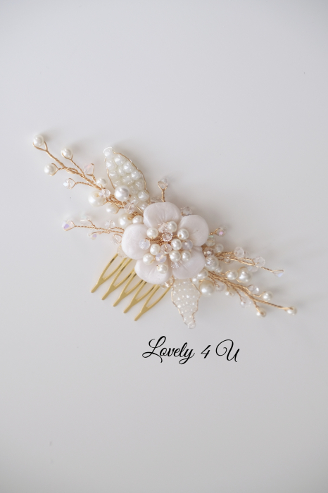 ACCESORII LOVELY 4 U, AGRAFE PAR MIREASA, AGRAFE CU FLORI MIREASA, PIN COC MIREASA, AGRAFE MIREASA, accesoriu mic lateral, accesoriu mic mireasa, agrafa par mireasa cu perle, agrafa par cu frunze, acceesorii romania, diadema mireasa timisoara, diadema mireasa cluj, bijuterii mireasa, accesoriu mic cu perle pentru mirese [4]