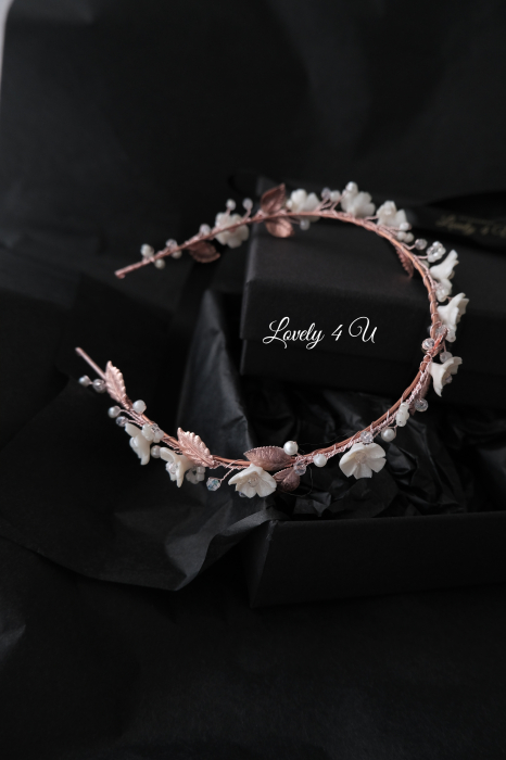 coronita mireasa, diadema mireasa, tiara cu frunze aurii, TIARA MIREASA, tiara nunta, accesorii LOVELY 4 U, Coroniță dubla mireasă, coronita cu Swarovski, coronita mireasă, tiară mireasa, diadema mireasa, coronita cu Swarovski, coronita de lux mireasă, Diadema rose gold de lux mireasă, frunze rose gold, flori, cristale swarovski, tiara aur roz, accesorii premium, mireasa 2024, bijuterii mireasa, accesorii Lovely 4 U, [3]