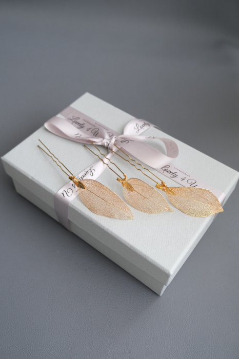 Accesorii aurii mireasa AMA  - Set agrafe cu frunze aurii si cristale Swarovski, fir placat cu aur - accesorii nunta / eveniment, mireasa / nasa Bijuterii handmade in Roamania [7]