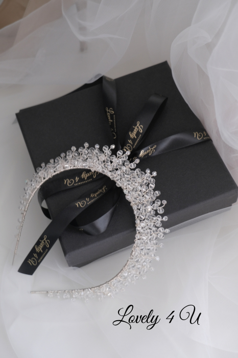 coronita mireasa,Diadema IVONNA – Coroniță Mireasă Handmade cu Cristale Aurora Borealis, Coroniță Regală IVONNA – Accesoriu de Lux pentru Mireasă, Diadema IVONNA – Strălucire și Eleganță pentru Ziua Nunții, Diadema Handmade IVONNA – Cristale și Argint pentru Coafuri Elegante, Coroniță IVONNA – Accesoriu de Păr Premium pentru Mirese, Diadema IVONNA – Design Sofisticat cu Reflexii Aurora Borealis, Coroniță de Poveste IVONNA – Eleganță și Strălucire Handmade, Diadema Placată cu Argint IVONNA – Accesoriu Rafinat de Mireasă, Coroniță pentru Coafuri de Vis – Model IVONNA Handmade, Diadema IVONNA – Strălucește în Ziua Nunții cu un Accesoriu Unicat, diadema cristale mireasa, coronita mireasa printesa, diadema nunta, diadema statement, diadema Swarovski, tiara mireasa, tiara statement, tiara Swarovski, accesorii LOVELY 4 U, CORONITA MIREASA CU CRISTALE, coronita mireasa cu cristale, coronita mireasa cu pietricele, accesori lovely 4u, coronita mireasa timisoara, coronita mireasa cluj, coronita mireasa bucuresti, coronita mireasa brasov, coronita mireasa constanta, bijuterii mireasa cu cristale, coronite mireasa handmade, coronita 2024, mireasa 2024, coafura mireasa cu coronita, coafuri mireasa cu coroata, tiara mireasa cu cristale, lovely for you, [10]