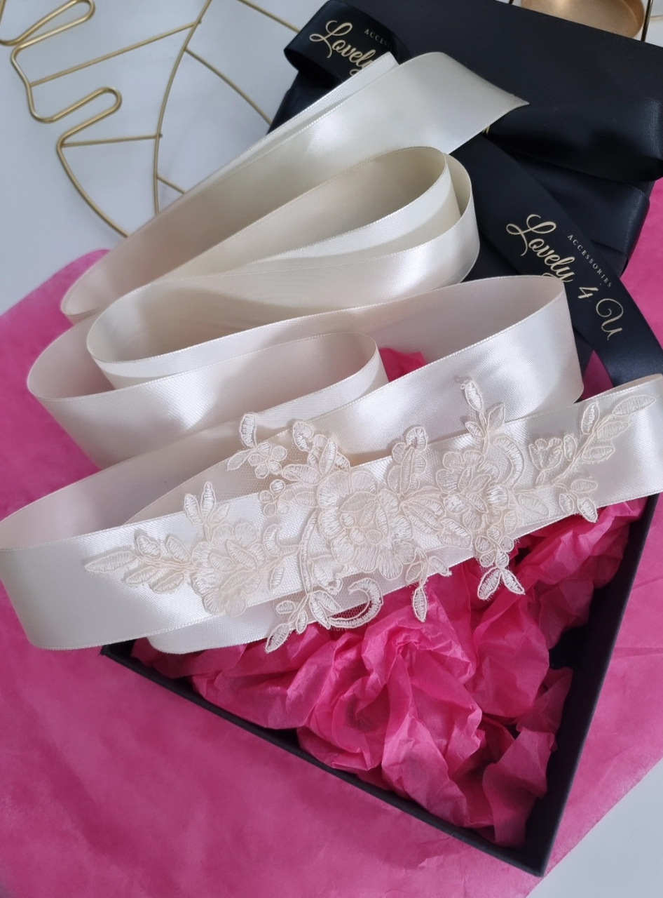 Accesorii Lovely 4 u, Accesorii talie mireasa, Cordon mireasa, Esarfa pentru dezgatit, Accesorii mireasa dezgatit, Esarfe mireasa, Esarfa dezgatitul miresei, Bentita mireasa, Coronita mireasa,  Tiara [2]
