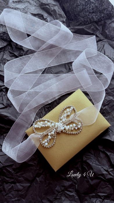 Eșarfă pentru dezgătitul miresei AMELIE – handmade cu fundă din perle și cristale [5]