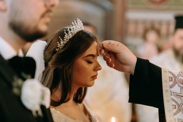 Coroniță mireasa, Diadema mireasa, Tiară mireasa, Coronita de par mireasa,DIADEMA MIREASA, ACCESORII DE PAR MIREASA,  Tiara mireasa cu pietricele, Coronita cristale. accesoriu auriu mireasa, accesoriu pentru par, coronita aurie, coronita mireasa, diadema mireasa, tiara cu frunze aurii, TIARA MIREASA, tiara nunta, accesorii LOVELY 4 U, Coronita de lux, mireasa 2024, coronita cu perle mireasa, coroana mireasa, coronita inalta mireasa, coronita premium, coronite de par pentru mirese [7]