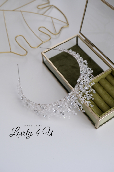 Coroniță mireasa, Diadema mireasa, Tiară mireasa, Coronita de par mireasa,DIADEMA MIREASA, ACCESORII DE PAR MIREASA,  Tiara mireasa cu pietricele, Coronita cristale. accesoriu auriu mireasa, accesoriu pentru par, coronita aurie, coronita mireasa, diadema mireasa, tiara cu frunze aurii, TIARA MIREASA, tiara nunta, accesorii LOVELY 4 U, Coronita de lux, mireasa 2024, coronita cu perle mireasa, coroana mireasa, coronita inalta mireasa, coronita premium, coronite de par pentru mirese [19]