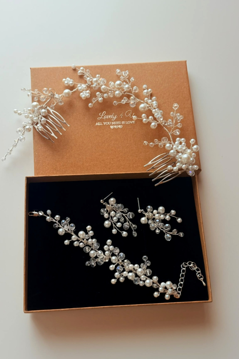 set bijuterii mireasa, set diadema si cercei mireasa, set diadema cercei si bratara cu perle, cercei mireasa cu perle, set accesorii nunta, set bijuterii nunta, bratara mireasa cu perle albe, set argintiu mireasa cu perle , cercei lungi mireasa, bratara mireasa [14]