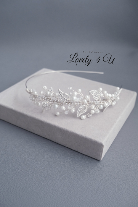CORONITA ASIMETRICA, coronita LOVELY 4 U, coronita cu frunze, coronita asimetrica mireasa, coronita cu perle, bentita mireasa cu perle, bentita cu frunzulite argintii, accesorii nunta, accesorii de par pentru mirese, accesorii de par mirese, coronite handmade, accesorii romania, accesorii mireasa timisoara, accesorii mireasa bucuresti, accesorii de par mireasa cluj, set mireasa [2]