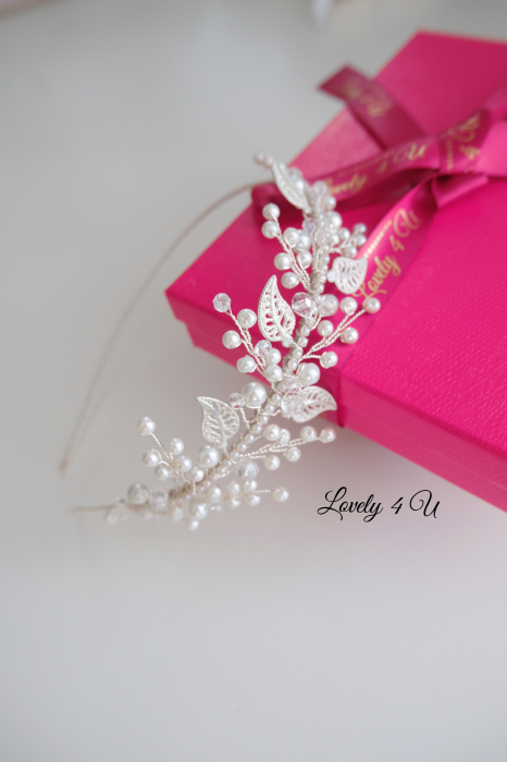 CORONITA ASIMETRICA, coronita LOVELY 4 U, coronita cu frunze, coronita asimetrica mireasa, coronita cu perle, bentita mireasa cu perle, bentita cu frunzulite argintii, accesorii nunta, accesorii de par pentru mirese, accesorii de par mirese, coronite handmade, accesorii romania, accesorii mireasa timisoara, accesorii mireasa bucuresti, accesorii de par mireasa cluj, set mireasa [16]