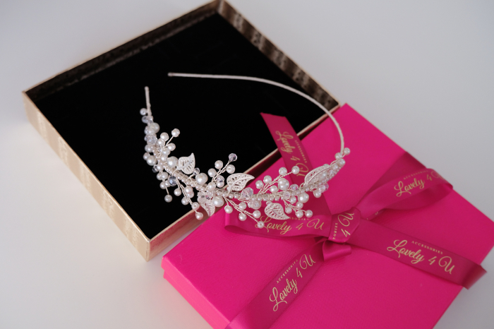 CORONITA ASIMETRICA, coronita LOVELY 4 U, coronita cu frunze, coronita asimetrica mireasa, coronita cu perle, bentita mireasa cu perle, bentita cu frunzulite argintii, accesorii nunta, accesorii de par pentru mirese, accesorii de par mirese, coronite handmade, accesorii romania, accesorii mireasa timisoara, accesorii mireasa bucuresti, accesorii de par mireasa cluj, set mireasa [14]