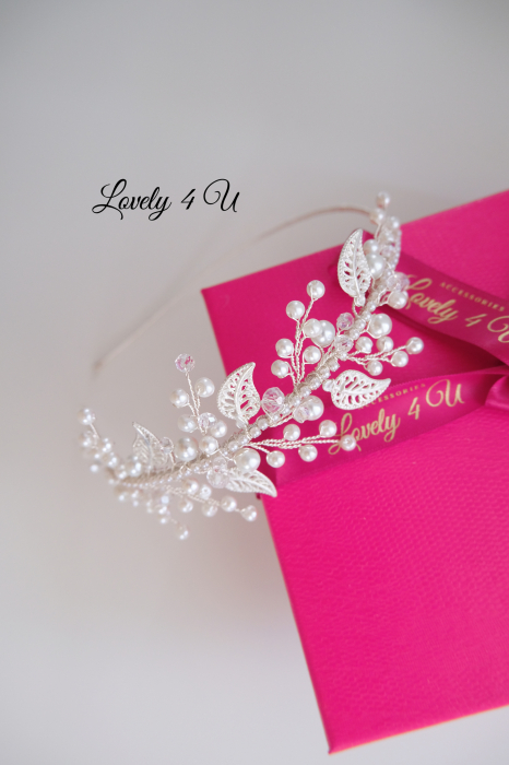 CORONITA ASIMETRICA, coronita LOVELY 4 U, coronita cu frunze, coronita asimetrica mireasa, coronita cu perle, bentita mireasa cu perle, bentita cu frunzulite argintii, accesorii nunta, accesorii de par pentru mirese, accesorii de par mirese, coronite handmade, accesorii romania, accesorii mireasa timisoara, accesorii mireasa bucuresti, accesorii de par mireasa cluj, set mireasa [15]