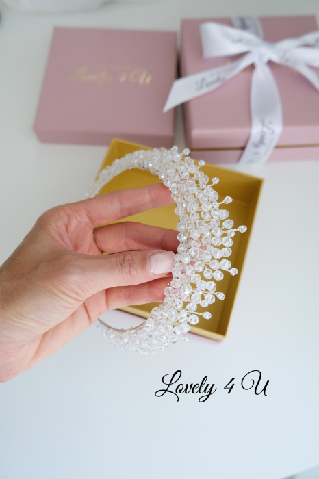coronita mireasa,Diadema IVONNA – Coroniță Mireasă Handmade cu Cristale Aurora Borealis, Coroniță Regală IVONNA – Accesoriu de Lux pentru Mireasă, Diadema IVONNA – Strălucire și Eleganță pentru Ziua Nunții, Diadema Handmade IVONNA – Cristale și Argint pentru Coafuri Elegante, Coroniță IVONNA – Accesoriu de Păr Premium pentru Mirese, Diadema IVONNA – Design Sofisticat cu Reflexii Aurora Borealis, Coroniță de Poveste IVONNA – Eleganță și Strălucire Handmade, Diadema Placată cu Argint IVONNA – Accesoriu Rafinat de Mireasă, Coroniță pentru Coafuri de Vis – Model IVONNA Handmade, Diadema IVONNA – Strălucește în Ziua Nunții cu un Accesoriu Unicat, diadema cristale mireasa, coronita mireasa printesa, diadema nunta, diadema statement, diadema Swarovski, tiara mireasa, tiara statement, tiara Swarovski, accesorii LOVELY 4 U, CORONITA MIREASA CU CRISTALE, coronita mireasa cu cristale, coronita mireasa cu pietricele, accesori lovely 4u, coronita mireasa timisoara, coronita mireasa cluj, coronita mireasa bucuresti, coronita mireasa brasov, coronita mireasa constanta, bijuterii mireasa cu cristale, coronite mireasa handmade, coronita 2024, mireasa 2024, coafura mireasa cu coronita, coafuri mireasa cu coroata, tiara mireasa cu cristale, lovely for you, [31]
