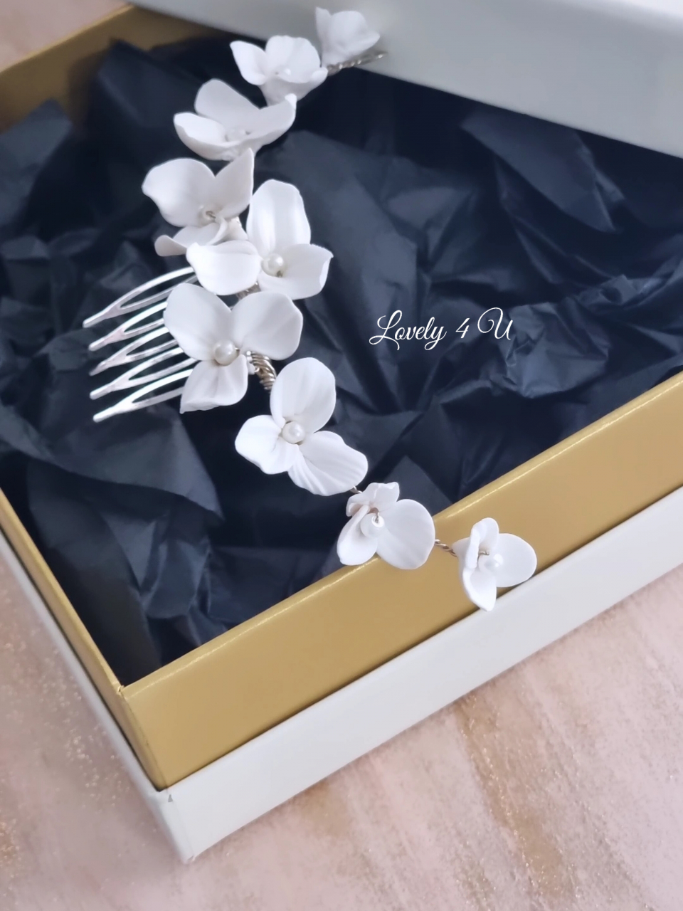 accesoriu de par mireasa, accesoriu de par mirese, accesoriu nunta,  pieptan voal mireasa, accesoriu coc mireasa, diadema lovely 4u, accesorii nunta, accesoriu romantic, agrafa mireasa, bijuterii mireasa, coafuri mireasa si diadema, diadema cu flori., flori diadema, diadema ieftina mireasa, nunta bucuresti, nunta cluj, mireasa 2024 [5]
