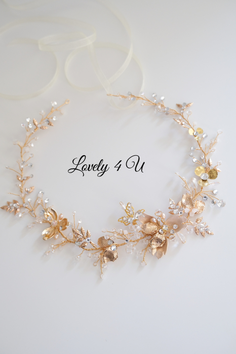 Diadema mireasa, Coroniță mireasa aurie, Accesorii Lovely 4 U, Diadema KARINA Princess – Accesoriu Handmade Elegant pentru Mirese, Diadema KARINA Princess – Strălucire Aurie cu Cristale Swarovski, Diadema KARINA Princess – Design Romantic și Sofisticat, Diadema KARINA Princess – Accesoriu de Lux Placat cu Aur 18K, Diadema KARINA Princess – Perfectă pentru Cocuri și Coafuri Împletite, Diadema KARINA Princess – Accesoriu Versatil pentru Mirese, Diadema KARINA Princess – Strălucire și Eleganță pentru Evenimente Speciale, Accesorii nuntă, Accesorii de lux nuntă, Bijuterii păr mireasă Accesoriu lung mireasa,  Diadema mireasa cu pietricele, Diadema, Bentiță mireasa cu Swarovski, Bentiță aurie, Bentițe mireasă [17]