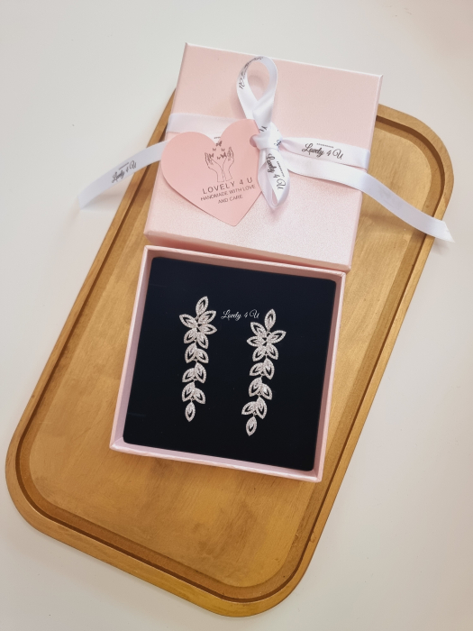 accesorii lovely 4 u, cercei aur alb mireasa, cercei 2024 , cercei cu pietre, cercei cubic ziconia,  cercei lungi mireasa, bijuterii argint, bijuterii mireasa, bijuterii nunta, bijuterii ziconiu, cadouri pentru ea, cercei argint, cercei cristale swarovski, cercei discreti, cercei eleganti mireasa, cercei handmade, cercei mireasa, cercei picaturi mireasa, [5]