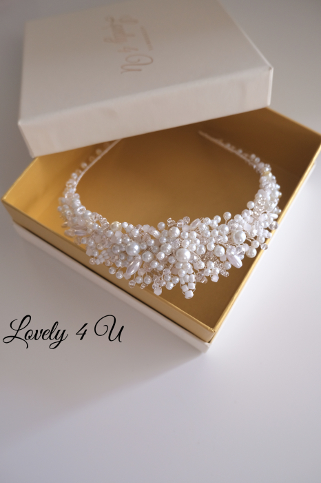CORONITA MIREASA, DIADEMA MIREASA, CORONITA MIREASA, DIADEMA MIREASA,  BIJUTERII PAR MIREASA, CORONITA ROMANIA, TIARA MIREASA, ACCESORII LOVELY 4 U, CORONITA CU PERLE, CORONITE MIRESE, DIADEME MIRESE, Accesorii nunta, CORONITA MIREASA CU PERLE, COROANA, set coronita si cercei mireasa, coronita mireasa cu perle, coronita mireasa cu frunze, coronita si cercei mireasa, tiara mireasa, tiara si cercei mireasa, coronita handmade, coronita personalizata mireasa, coronite de par mirese, coafuri cu coronita mirese, coafuri cu diademe mirese, set accesorii mireasa, set bijuterii mireasa, coronita premium mireasa BIJUTERII PAR MIREASA, TIARA MIREASA, ACCESORII LOVELY 4 U, CORONITA CU PERLE, CORONITE MIRESE, DIADEME MIRESE, Accesorii nunta, CORONITA MIREASA CU PERLE, COROANA [14]