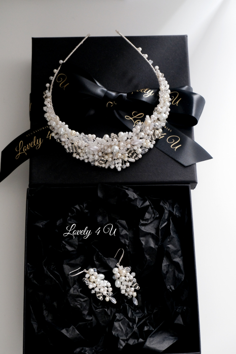 CORONITA MIREASA, DIADEMA MIREASA, CORONITA MIREASA, DIADEMA MIREASA,  BIJUTERII PAR MIREASA, CORONITA ROMANIA, TIARA MIREASA, ACCESORII LOVELY 4 U, CORONITA CU PERLE, CORONITE MIRESE, DIADEME MIRESE, Accesorii nunta, CORONITA MIREASA CU PERLE, COROANA, set coronita si cercei mireasa, coronita mireasa cu perle, coronita mireasa cu frunze, coronita si cercei mireasa, tiara mireasa, tiara si cercei mireasa, coronita handmade, coronita personalizata mireasa, coronite de par mirese, coafuri cu coronita mirese, coafuri cu diademe mirese, set accesorii mireasa, set bijuterii mireasa, coronita premium mireasa BIJUTERII PAR MIREASA, TIARA MIREASA, ACCESORII LOVELY 4 U, CORONITA CU PERLE, CORONITE MIRESE, DIADEME MIRESE, Accesorii nunta, CORONITA MIREASA CU PERLE, COROANA [17]