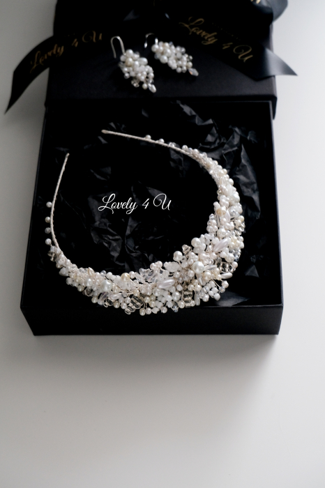 CORONITA MIREASA, DIADEMA MIREASA, CORONITA MIREASA, DIADEMA MIREASA,  BIJUTERII PAR MIREASA, CORONITA ROMANIA, TIARA MIREASA, ACCESORII LOVELY 4 U, CORONITA CU PERLE, CORONITE MIRESE, DIADEME MIRESE, Accesorii nunta, CORONITA MIREASA CU PERLE, COROANA, set coronita si cercei mireasa, coronita mireasa cu perle, coronita mireasa cu frunze, coronita si cercei mireasa, tiara mireasa, tiara si cercei mireasa, coronita handmade, coronita personalizata mireasa, coronite de par mirese, coafuri cu coronita mirese, coafuri cu diademe mirese, set accesorii mireasa, set bijuterii mireasa, coronita premium mireasa BIJUTERII PAR MIREASA, TIARA MIREASA, ACCESORII LOVELY 4 U, CORONITA CU PERLE, CORONITE MIRESE, DIADEME MIRESE, Accesorii nunta, CORONITA MIREASA CU PERLE, COROANA [5]