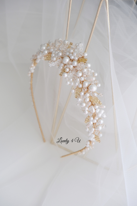 CORONITA MIREASA, CORONITA AURIE MIREASA, CORONITA MIREASA CU PERLE, CORONITA CU FRUNZE,  CORONITA SI CERCEI MIREASA,  DIADEMA MIREASA, COAFURI MIREASA, IDEI nunta. BIJUTERII MIREASA, TIARA MIREASA, ACCESORII LOVELY 4 U, BIJUTERII 2024, CORONITE MIRESE, DIADEME MIRESE, NUNTA 2024, ROCHIE MIREASA, [7]