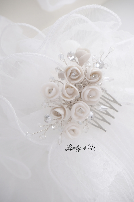 agrafa par mireasa cu trandafiri, agrafa - pin coc mireasa, agrafa par mireasa cu flori, diadema mireasa cu flori, pieptan mic mireasa cu flori, pieptan cu bujori, pieptan voal mireasa, accesorii lovely 4 u, diadema si cercei mireasa, set accesorii mireasa, set diadema si cercei mireasa, set diadema bratara si cercei mireasa, accesorii de par mireasa [4]
