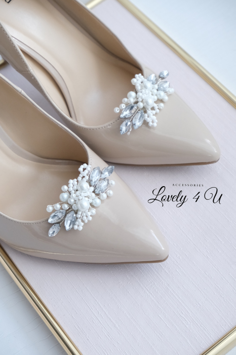 Accesorii pentru pantofi,  Ornamente pantofi Accesorii pantofi dama Brosa pantofi, Perle pentru pantofi, Pantofi cu accesorii, Magazin accesorii incaltaminte,  pantofi dama, ACCESORII, Clipsuri pantofi mireasa, bijuterii pentru pantofi mireasa, bijuterii pantofi, accesorii detasabile pentru pantofi, accesorii detasabile, clipsuri pantofi, clipsuri de pantofi mireasa, clipsuri pentru pantofi mireasa,  Clipsuri pantofi,  Brose pentru pantofi, decoratiuni pentru pantofi,  Magazin accesorii incaltaminte, Aplicatii pentru pantofi, Clipsuri pantofi mireasa, Accesorii pantofi LOVELY 4 U, Accesorii pantofi dama, [3]