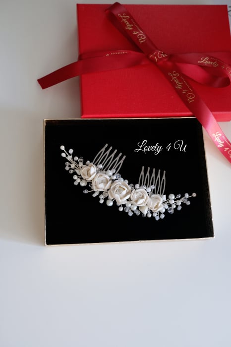 Diadema cu flori, Accesorii bujori, Bujori mireasa,accesorii par, accesorii par handmade, accesorii par mireasa, bijuterii mireasa, bijuterii par, diademe handmade, diademe mireasa, diademe perle, modele accesorii par, pieptan mireasa cu flori, piepteni par,  Accesoriu par mireasa cu flori, Bijuterii mireasa, Agrafa par mireasa, DIADEMA MIREASA, PIEPTAN VOAL MIREASA, ACCESORIU COC MIREASA, ACCESORII LOVELY 4 U [21]