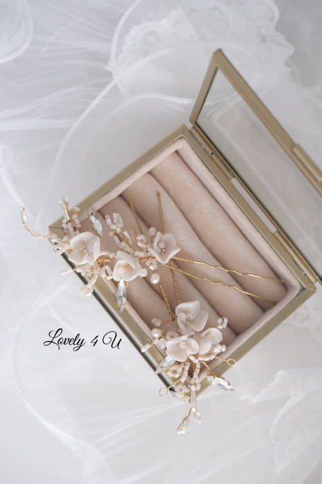 agrafe cu perle pentru mireasa, agrafe coc mireasa  cu flori, agrafe cu perle , perle , agrafe cu perle coc mireasa, agrafe cu perle si flori, set agrafe par, Accesoriu mic mireasa, bijuterii minimaliste, Diadema mireasa, pieptăn voal mireasa, accesoriu coc mireasa, accesorii , accesoriu păr mireasă, pieptene clasic mireasa [13]