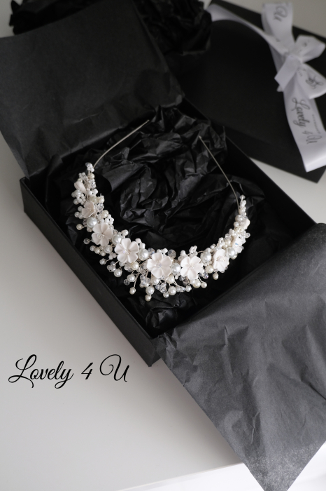 tiara cu flori mireasa, tiara flori mici, TIARA MIREASA, CORONITA MIREASA CU FLORI, CORONITA MIREASA CU PERLE, TIARA MIREASA HANDMADE, SET ACCESORII MIREASA, SET BIJUTERII MIREASA, CORONITA SI CERCEI MIREASA, SET DIADEMA SI CERCEI MIREASA, ACCESORII PER MIREASA, TIARA [22]