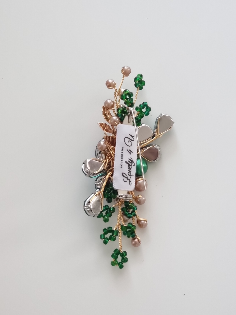 Lucy - Brosa aurie handmade cu pietricele verzi [3]