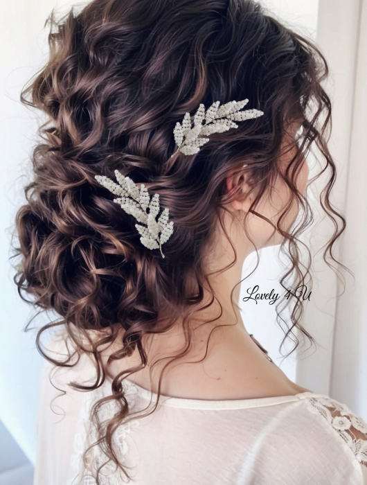 ACCESORIU FRUNZE, diadema stil grecesc, pieptan cu frunze, frunze aurii, cristale swarovski, pieptan auriu, accesorii lovely 4 u, coafuri mireasa 2024, coafura par bulcle mireasa cu diadema, diadema lateral cu parul desfacut, accesorii de coc mireasa [5]