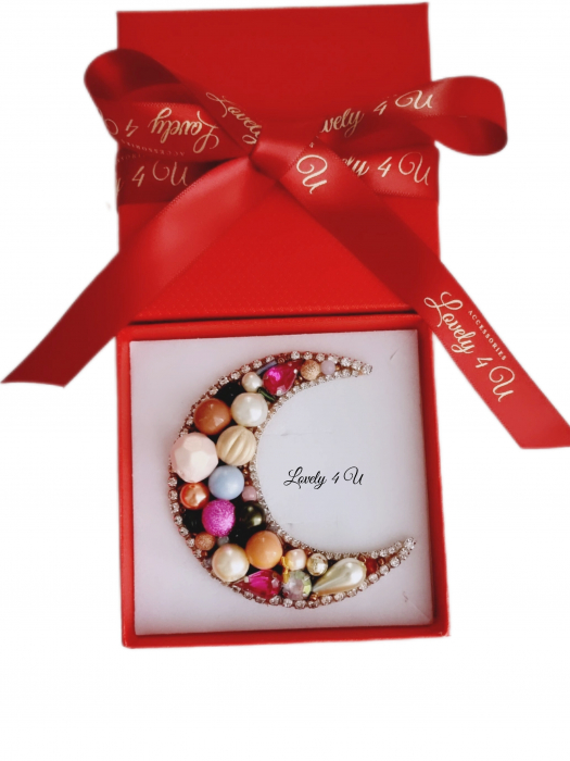 BROSA BRAD , ACCESORII LOVELY 4 U, accesorii lovely 4 u, cadou timisoara, brosa coroni de iarna cu pietre colorate, brose colorate, brose craciun, brose cu pietre naturale, brose handmade, brose handmade colorate de craciun, brose pietre semipretioase, cadouri copii craciun, cadouri craciun, cadouri de craciun, cadouri de craciun pentru copii, cadouri de craciun pentru fete,  BIJUTERII LOVELY 4 U, BIJUTERII ACCESORII POM DE CRĂCIUN, BROSE ELEGANTE, CADOU CRACIUN, BIJUTERII CRACIUN, BIJUTERII, BROSE, CADOU DE LUX, ACCESORII DE LUX, IDEI CADOU [2]