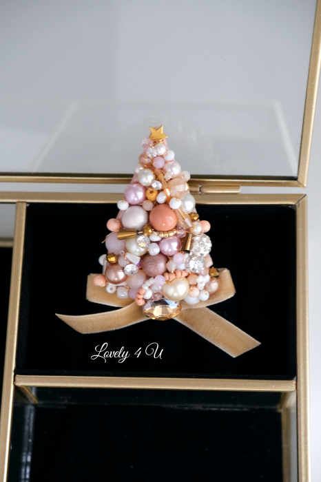 BROSA BRAD , ACCESORII LOVELY 4 U, BIJUTERII LOVELY 4 U, BIJUTERII ACCESORII POM DE CRĂCIUN, BROSE ELEGANTE, CADOU CRACIUN, BIJUTERII CRACIUN, BIJUTERII, BROSE, CADOU DE LUX, ACCESORII DE LUX, IDEI CADOU [4]