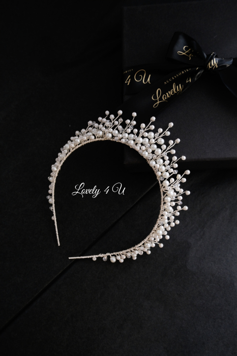 accesorii handmade, accesorii nunta, accesorii par mireasa, accesoriu auriu mireasa, accesoriu pentru par, coronita aurie, coronita mireasa, diadema mireasa, tiara cu frunze aurii, TIARA MIREASA, tiara nunta, accesorii LOVELY 4 U, Coronita de lux, mireasa 2024, coronita cu perle mireasa, coroana mireasa, coronita inalta mireasa, coronita premium, coronite de par pentru mirese, accesoriu par desfacut mireasa, aranjamente par, bijuterii mireasa, bijuterii par, bridal hairstyles, coafuri mirese, coronita mireasa, coronita printesa, de pus in par, decoratiuni par mireasa, diademe mireasa, tiara mireasa [20]