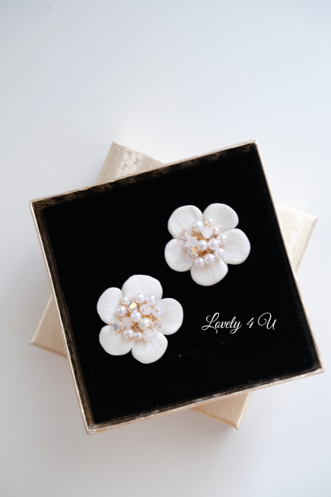 Cercei mireasa, Bijuterii mireasa, CERCEI LOVELY 4 U, CERCEI ELEGANTI, CERCEI PREMIUM, CERCEI REALIZATI MANUAL, CERCEI DE LUX, CERCEI NUNTA, NUNTA 2023, CERCEI FLORALI, CERCEI SWAROVSKI, CERCEI MIREASA, Cercei cu perle mireasa, CERCEI CU FLORI, CERCEI AURII MIREASA, Cereci cu cristale swarovski [19]