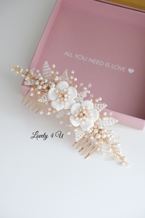 ACCESORII LOVELY 4 U, PIEPTAN MIREASA, DIADEMA MIREASA, ACCESORIU PAR MIREASA, ACCESORII DE PAR MIRESE, ACCESORII NUNTA, ACCESORII CU PERLE, DIADEMA CU PERLE, PIEPTAN VOAL MIREASA, BIJUTERII PAR MIREASA, CORONITA, TIARA , DIADEMA CU FLORI MIREASA, ACCESORII DE PAR PENTRU MIRESE, [9]