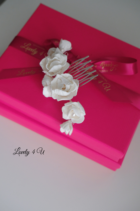 Diadema cu flori, peony accesorii, bijuterii cu flori bujori, tiara cu flori, pieptan voal mireasa cu flori, accesorii lovely 4 u , accesorii 2023, agrafa par mireasa, accesorii par nunta, accesoriu de par lateral, bijuterii [19]