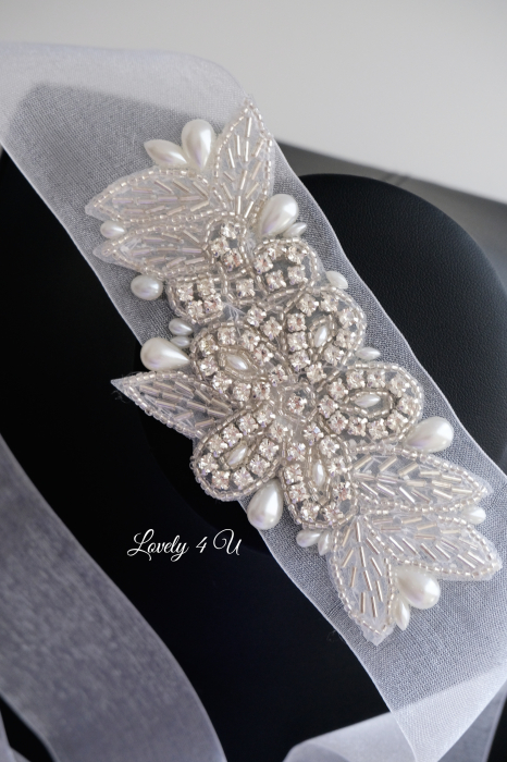 accesorii handmade mireasa, accesorii mireasa, accesorii nunta, accesorii par, accesorii par dantela, accesorii par handmade mireasa, accesoriu par mireasa, accesoriu traditii mireasa, bijuterii mireasa, bijuterii nunta, esarfa dezgatit, esarfa dezgatit mireasa, esarfa din dantela mireasa, esarfa mireasa, esarfa mireasa dantela, traditia dezgatitului [14]