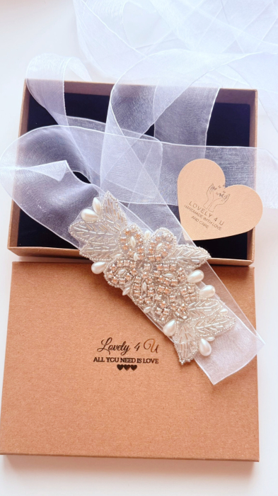 accesorii handmade mireasa, accesorii mireasa, accesorii nunta, accesorii par, accesorii par dantela, accesorii par handmade mireasa, accesoriu par mireasa, accesoriu traditii mireasa, bijuterii mireasa, bijuterii nunta, esarfa dezgatit, esarfa dezgatit mireasa, esarfa din dantela mireasa, esarfa mireasa, esarfa mireasa dantela, traditia dezgatitului [19]