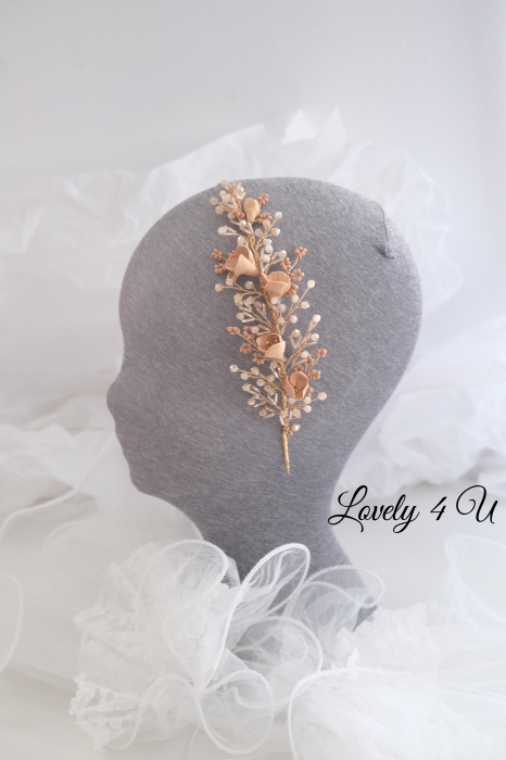 coroniță mireasă aurie, coroniță handmade nuntă, accesoriu păr mireasă, diademă cu flori, coroniță placată cu aur, coroniță asimetrică, coroniță eveniment elegant, coroniță romantică, coroniță cununie civilă, bijuterie păr mireasă, coroniță handmade România, Lovely 4 U, coroniță flori cristale, coroniță păr cu pietre, bentita mireasă unicat, accesoriu de păr handmade, coronita mireasa boho chic, coronita aurie nunta, [5]