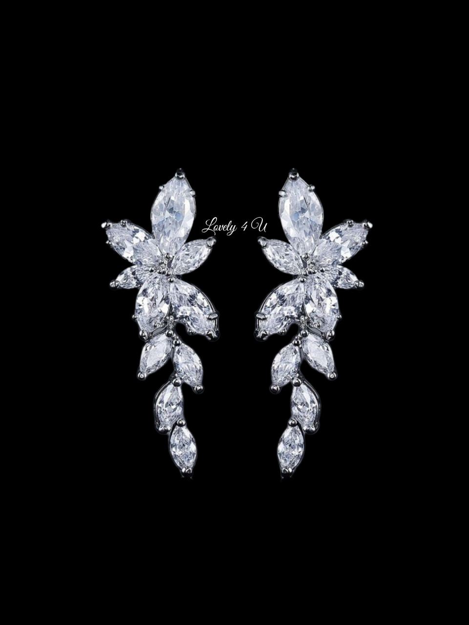 Cercei Mireasă SELLY – Eleganță și Strălucire, Cercei Zirconiu Cubic AAA Placati cu Rodiu, Cercei Eleganți Argintii pentru Mireasă, Cercei de Lux cu Strălucire de Diamant, Bijuterii de Mireasă – Cercei SELLY Handmade, Cercei Statement pentru Ocazii Speciale, Cercei Rafinați pentru Nuntă și Evenimente, Cercei Argintii cu Pietricele de Zirconiu, Cercei pentru Mireasă – Design Sofisticat, Cercei SELLY – Strălucire și Eleganță Premium,Cercei mireasa, Bijuterii mireasa, cercei mireasa cu pietricele, cercei cu șurub, CERCEI LOVELY 4 U [4]