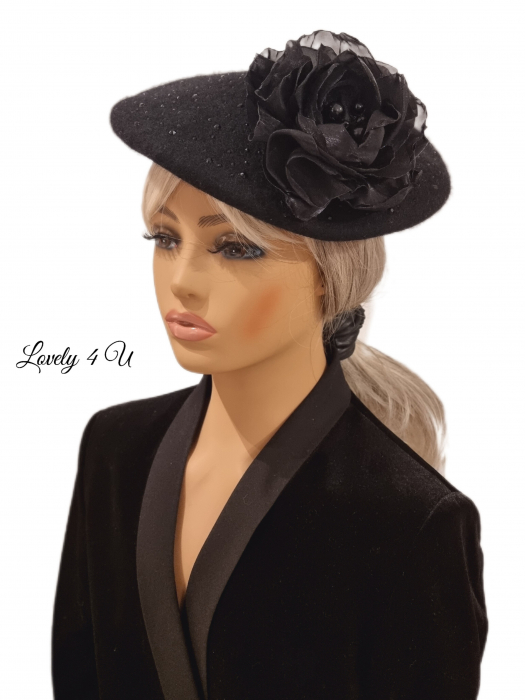 accesorii Lovely 4 U, accesorii realizate manual, brosa floare mare neagra, floare neagra cu perle, colier floare neagra mare,  set accesorii, set bijuterii dama, funda neagra , choker cu catifea, colier invizibil, set accesorii personalizat, accesorii elegante pentru doamne, accesorii casual, idei cadouri de craciun, cadouri pentru ea, agrafa floare neagra, seturi handmade, set cadouri pentru craciun, set agrafa neagra si colier, set cadou craciun, set cadou fete, set cadou pentru ea, accesoriu floare neagra. cadou craciun, cadou premium, CADOU DEOSEBIT, CADOU SPECIAL, CADOU DE CRACIUN,  Idei de cadouri unice, Idei cadouri craciun, Idei de cadouri de craciun pentru prieteni, Seturi cadou craciun, Cadouri craciun ieftine, [6]
