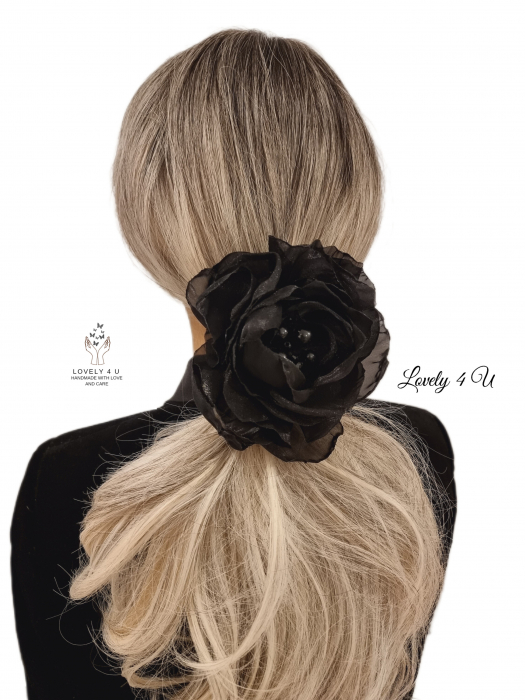 accesorii Lovely 4 U, accesorii realizate manual, brosa floare mare neagra, floare neagra cu perle, colier floare neagra mare,  set accesorii, set bijuterii dama, funda neagra , choker cu catifea, colier invizibil, set accesorii personalizat, accesorii elegante pentru doamne, accesorii casual, idei cadouri de craciun, cadouri pentru ea, agrafa floare neagra, seturi handmade, set cadouri pentru craciun, set agrafa neagra si colier, set cadou craciun, set cadou fete, set cadou pentru ea, accesoriu floare neagra. cadou craciun, cadou premium, CADOU DEOSEBIT, CADOU SPECIAL, CADOU DE CRACIUN,  Idei de cadouri unice, Idei cadouri craciun, Idei de cadouri de craciun pentru prieteni, Seturi cadou craciun, Cadouri craciun ieftine, [2]